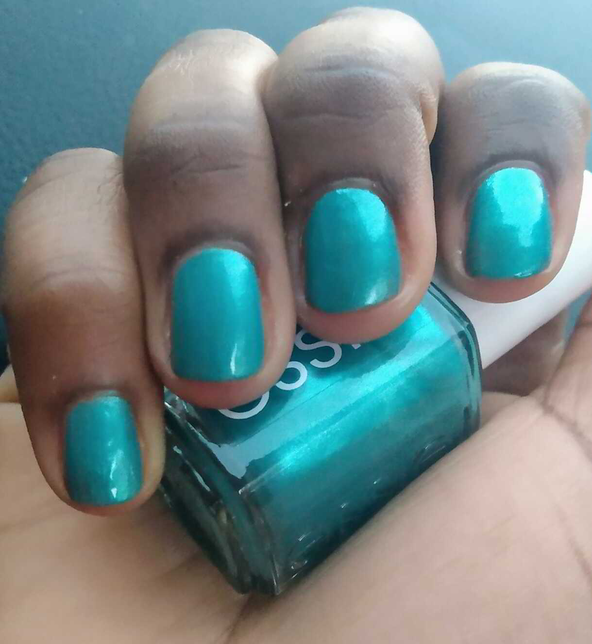 Nail polish manicure of shade essie Main Attraction