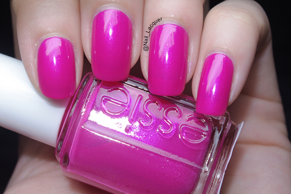 Nail polish swatch / manicure of shade essie Tour de Finance