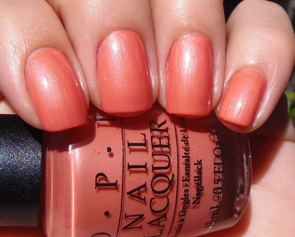 Nail polish swatch / manicure of shade OPI Los Cabos Coral