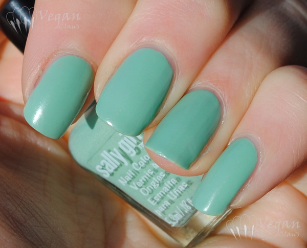 Nail polish swatch / manicure of shade Sally Girl TTFN