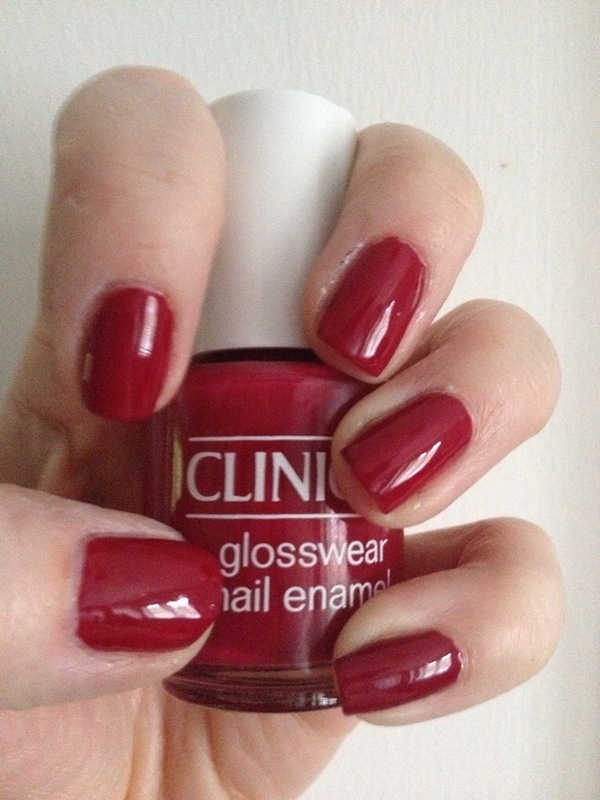 Nail polish swatch / manicure of shade Clinique Fuchsia Kisses