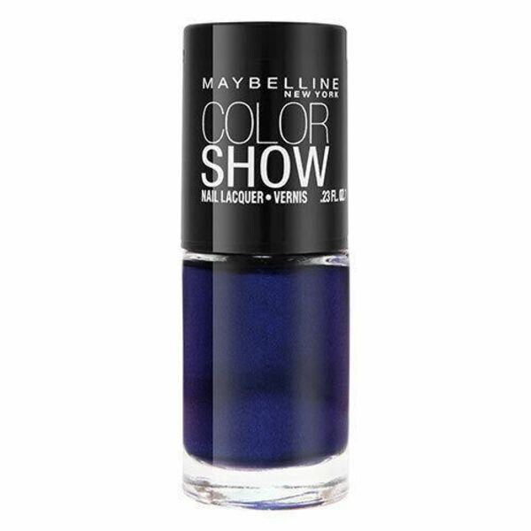 Nail polish swatch / manicure of shade Maybelline Blue Freeze