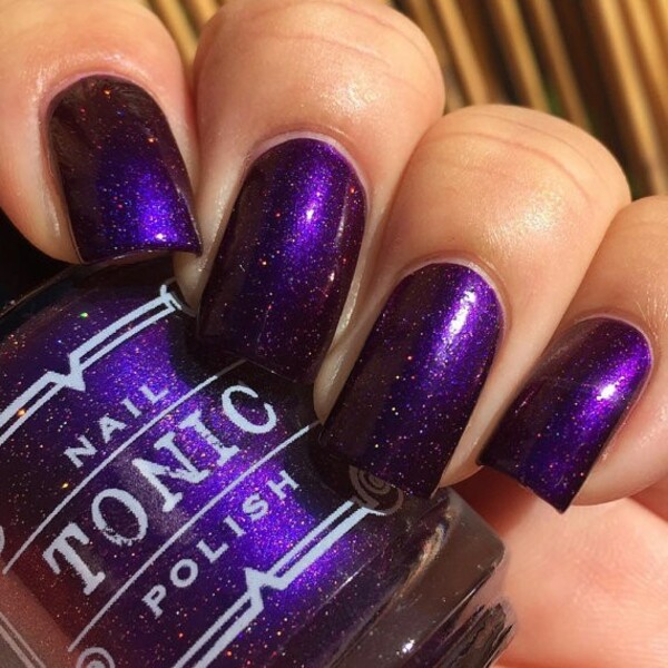 Nail polish swatch / manicure of shade Tonic Polish Spellbound