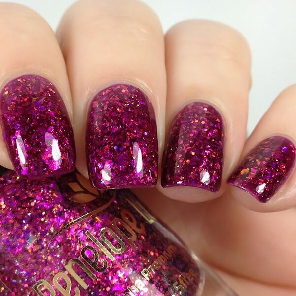 Nail polish swatch / manicure of shade Penelope Luz Pitaya Drink