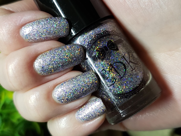 Nail polish swatch / manicure of shade Esmaltes da Kelly Frozen Lake