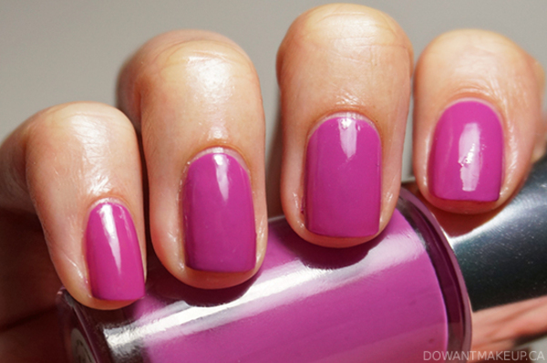 Nail polish swatch / manicure of shade Clinique Grape Ice