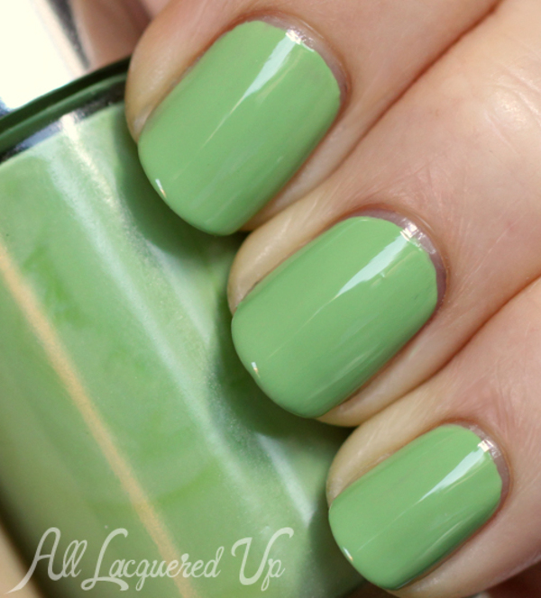 Nail polish swatch / manicure of shade Clinique Hula Skirt