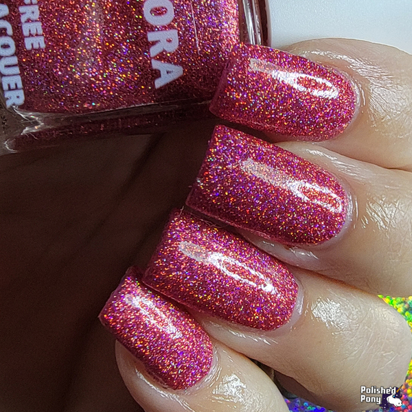 Nail polish swatch / manicure of shade Aurora Luminescence