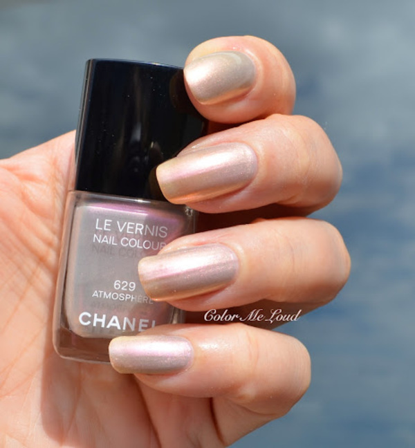 Nail polish swatch / manicure of shade Chanel Atmosphere