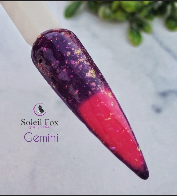 Nail polish swatch / manicure of shade Soleil Fox Gemini