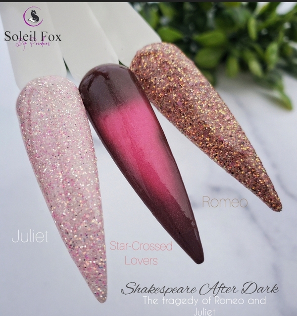 Nail polish swatch / manicure of shade Soleil Fox Juliet