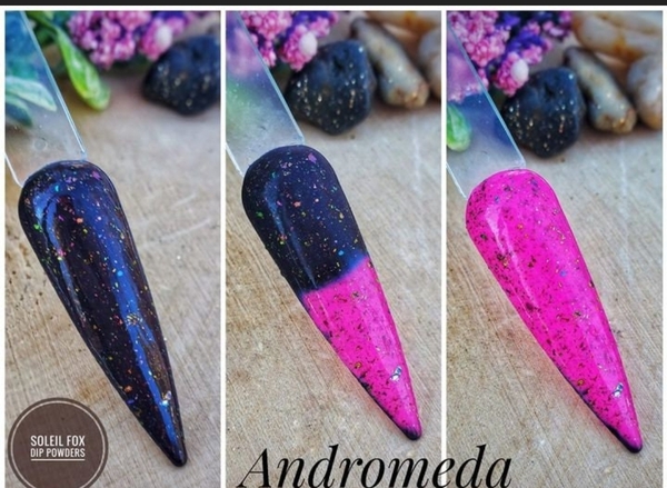 Nail polish swatch / manicure of shade Soleil Fox Andromeda