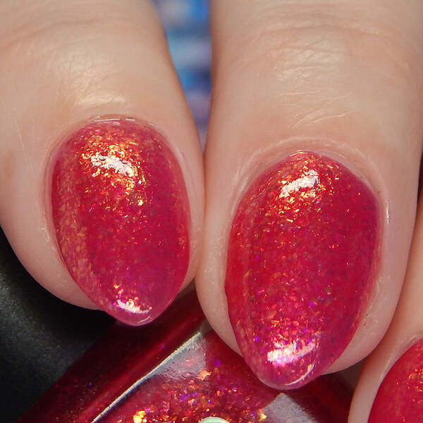 Nail polish swatch / manicure of shade Starbeam Blossom