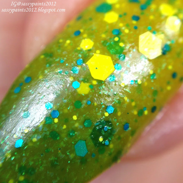 Nail polish swatch / manicure of shade SuperChic Lacquer Gooze