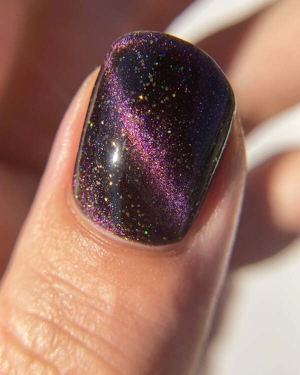 Nail polish swatch / manicure of shade Mooncat Malevolent