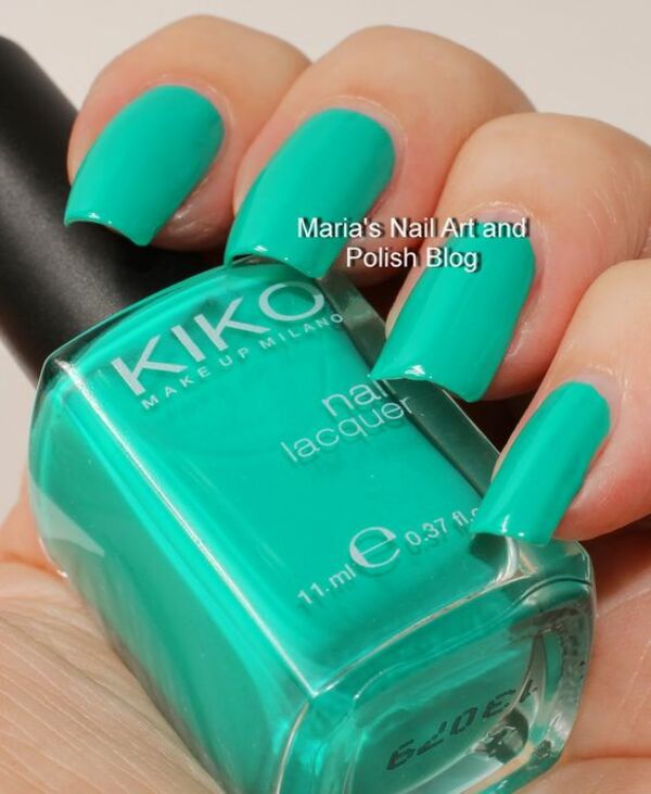 Nail polish swatch / manicure of shade Kiko Milano Spring Green