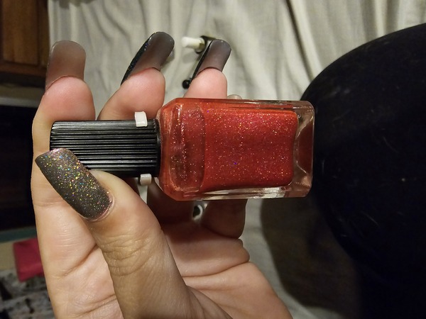 Nail polish swatch / manicure of shade Lynnderella Seeing red rainbows