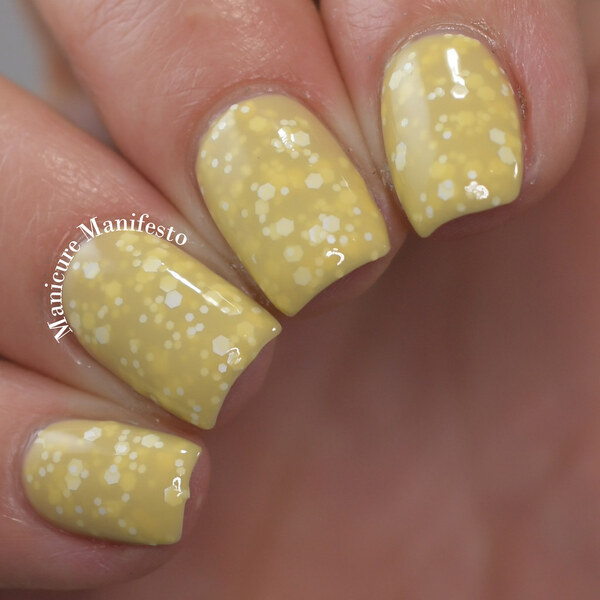 Nail polish swatch / manicure of shade Emily de Molly Buzz Kill