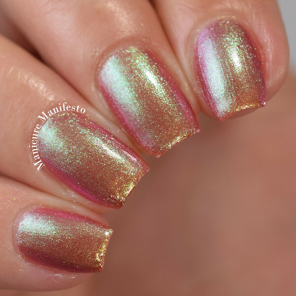 Nail polish swatch / manicure of shade Emily de Molly Midlife Crisis