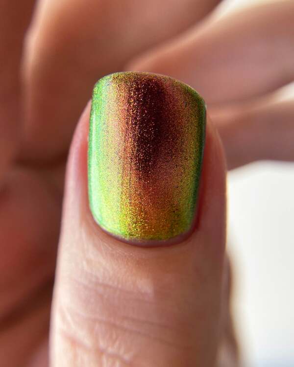 Nail polish swatch / manicure of shade Mooncat Jewel Beetle