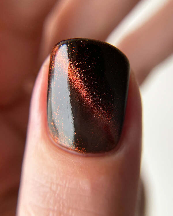 Nail polish swatch / manicure of shade Mooncat Dawn of the empire