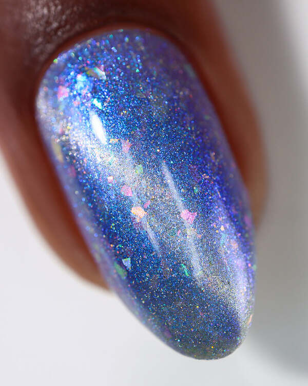 Nail polish swatch / manicure of shade Mooncat La Petite Morte