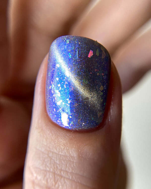 Nail polish swatch / manicure of shade Mooncat La Petite Morte