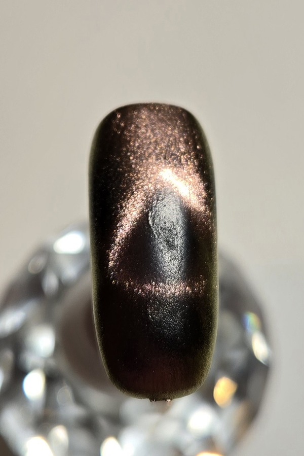 Nail polish swatch / manicure of shade Fancy Gloss Luxor